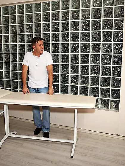 A nice pussy massage and hardcore banging is what sexy Angel Pia