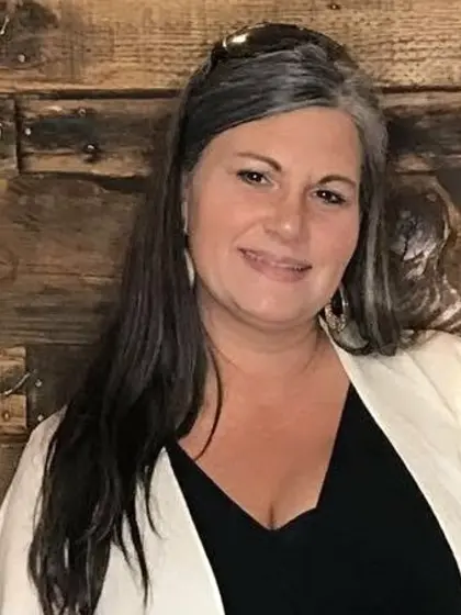 Aimee flashes her huge milkers at mardi gras