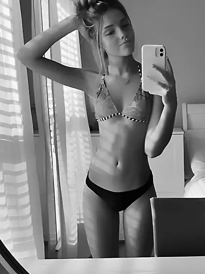 How hard would you do her???