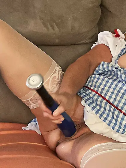 Who Want To Stuff Your Tongue In Yummy cum Mouth