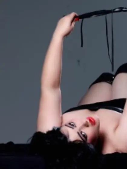 Brunette Smashingstar Cameltoe.