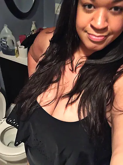 Wife looking for tributes and selling custom vids