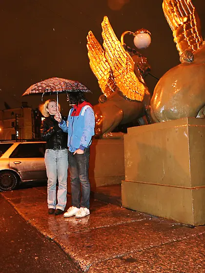 Sheyla has a boyfriend.