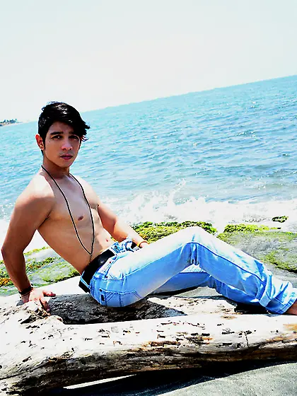 Latin man petertom zoom