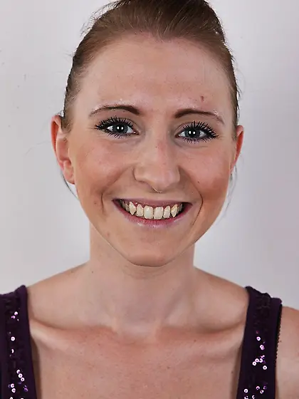 Fair-haired chick ponytail small