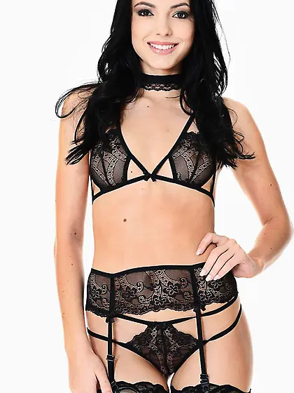 Gorgeous babe in arousing lingerie makes Sapphira A very desirab