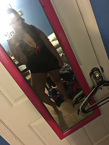 Wife looking for tributes and selling custom vids