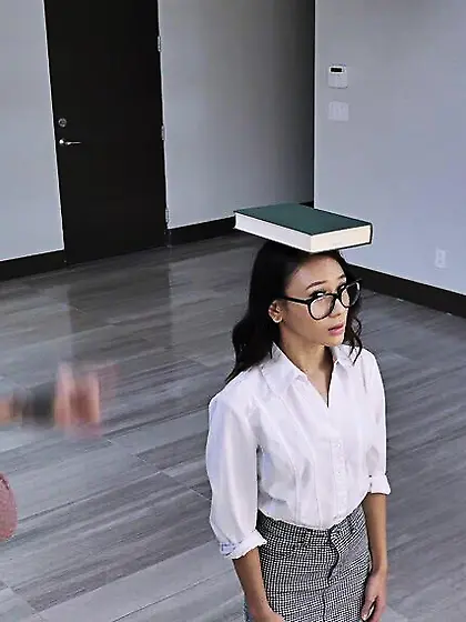 Two brunette lezzies rocking on the sofa