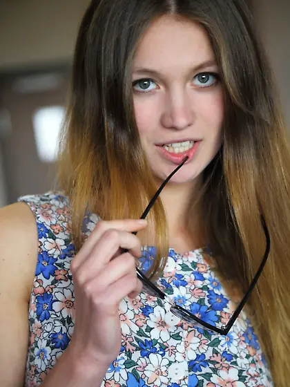 Superb bird flowery top