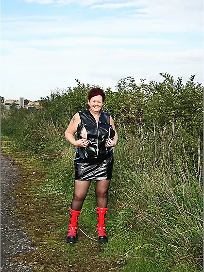 Showing The Neighbours