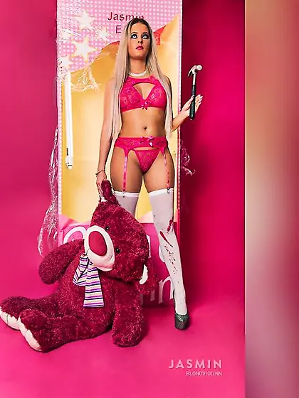 Bisexual strap on webcam