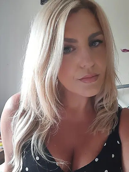 Someone please trib my slut mom if you can please