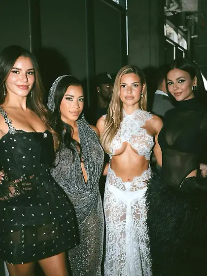 Madison Reed and Victoria Justice