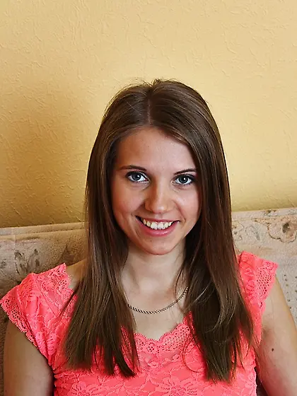 Cute college chick shows