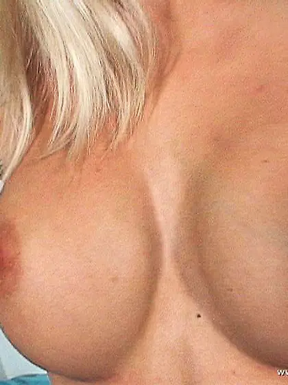 Caroline de Jaie removes her panties and lets her lover finger a