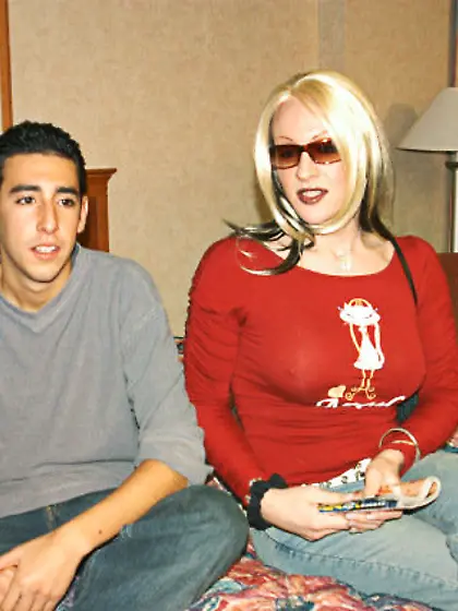 Blonde tranny fucking good