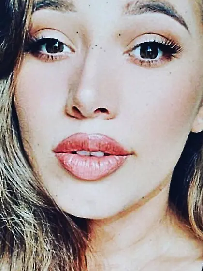 he loves his aunts feet