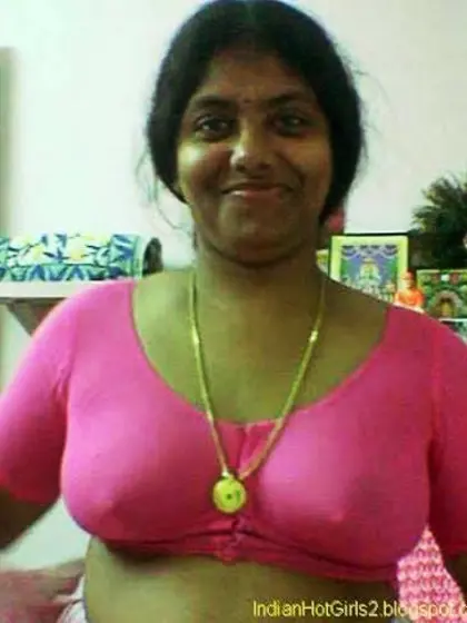 Nude Tamil Milf Aunty + Indian fingering