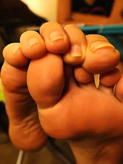 Natural Nails Toe Wiggling