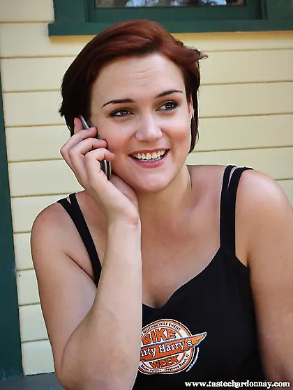 Fund loving chick black