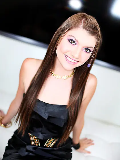 Teen Cassandra Nix easily makes guy explode while the intense ha