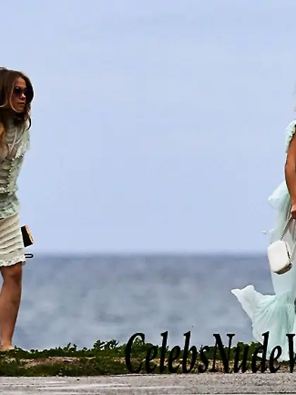 Suki Waterhouse See Thru On A Photo Shoot In Malibu