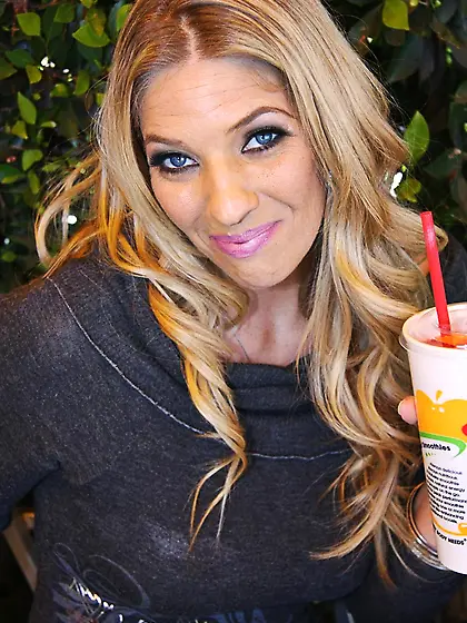 Fair haired ladies Jordan Kingsley and Austin Taylor enthusiasti