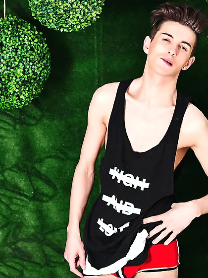 White young man limneedyou