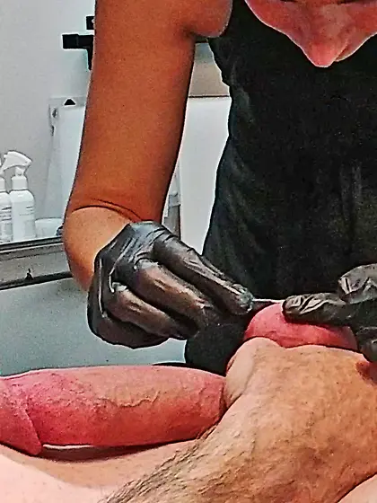 Waxing erection - CFNM.  Happy waxer! 2