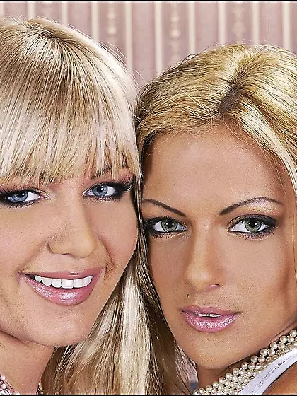 Jordan Maze and her girlfriend peels off their beautiful reveali