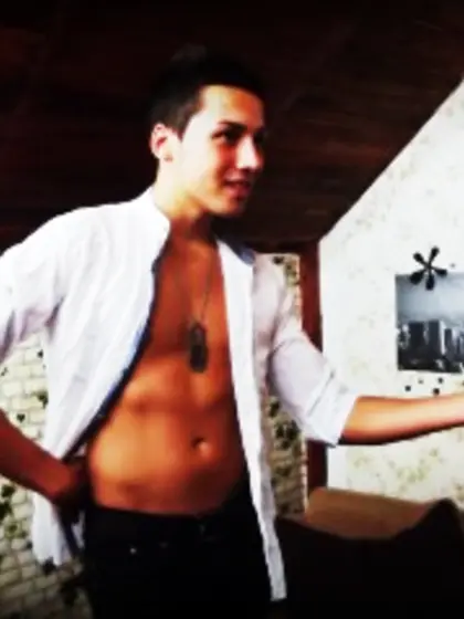 Brunette crazymichael perform anal