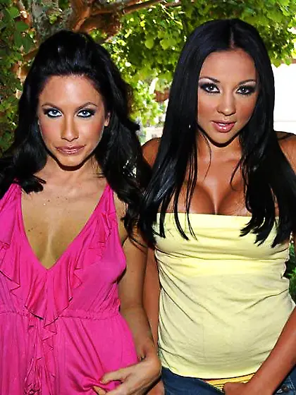 Horny teen gals Audrey Bitoni and Randi Wright share huge piece