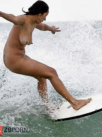 Bare Surfer Marama Kake