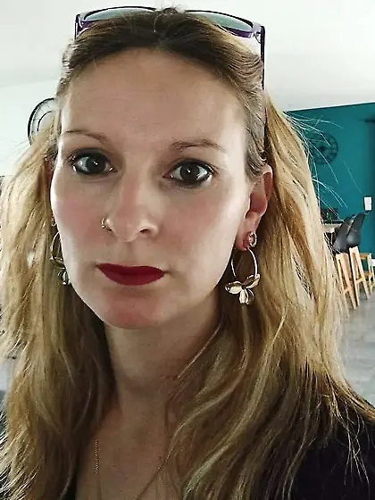 Élodie 38ans infirmière Maman mariée et salope