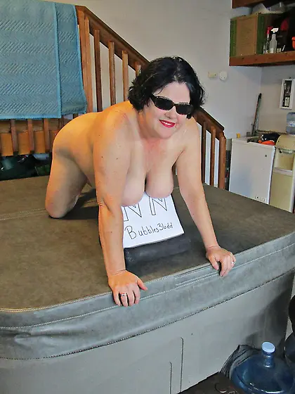 Bubbles Mix on Tub Lid