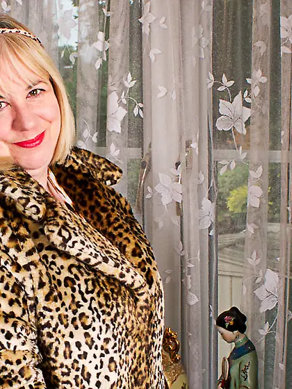 Curvy High Heels Speedy Bee from United Kingdom