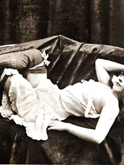 Vintage girls wearing sexy