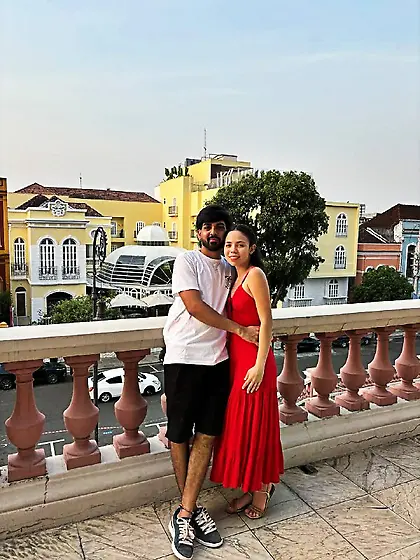 Namoradinha gostosa fazendo um boquete molhado