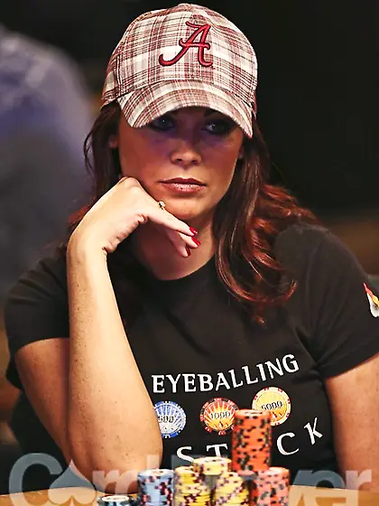 Claudia shows off her whole body on the beach