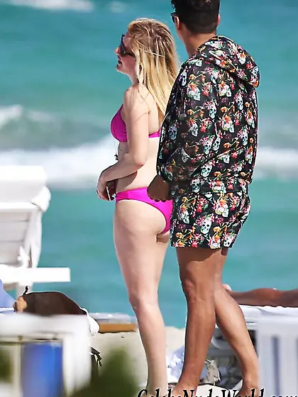 Bikini Photos of Ellie Goulding