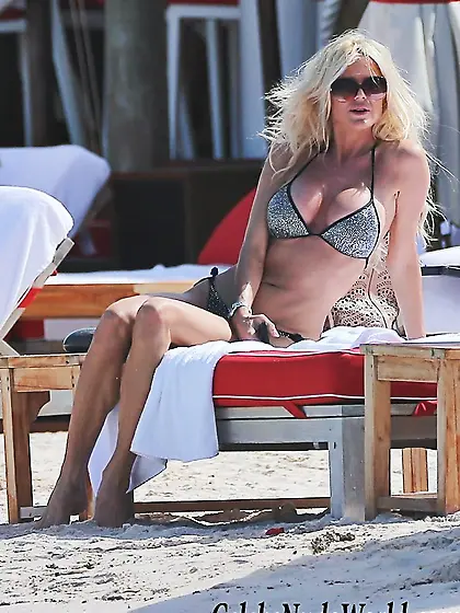 Victoria Silvstedt Nipple Peek In St.  Barts