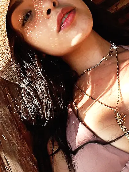 Camgirl latin squirt