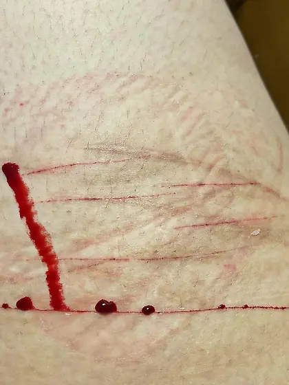 i lov cutting !! (｡´ ‿｀♡)