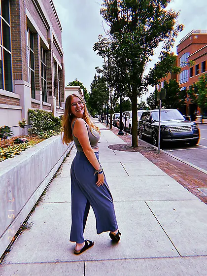 Morgan Thompson Busty Nonnude Cutie