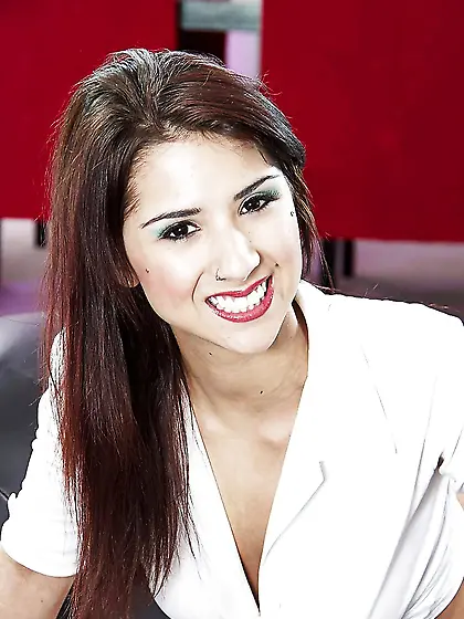 Long legs pussy close up