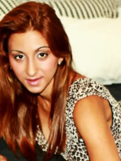 Brunette kamelia perform cameltoe