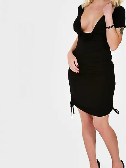 Busty blonde teen Isabella Clark stays without anything and expo