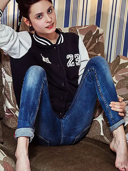 Teen babe jeans bored