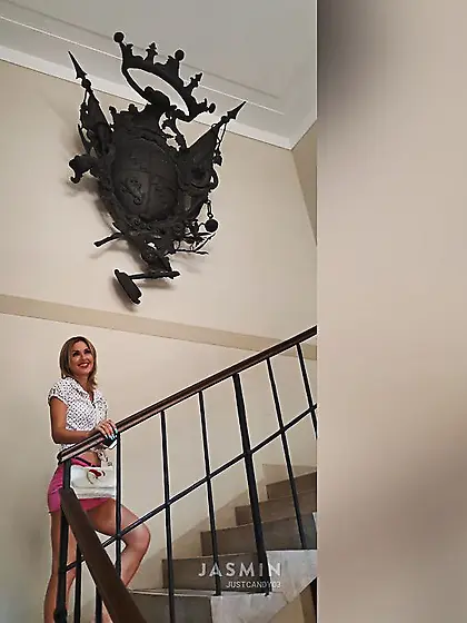 Tiny tits girl dildo