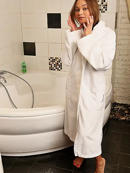 Sexy little teen Willa